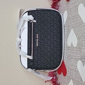 Michael Kors Jet Set Crossbody